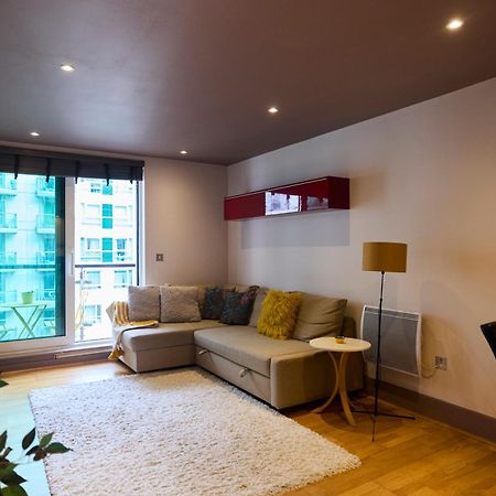The Vauxhall Hideout - Comfy 2Bdr Flat With Balcony Londra Dış mekan fotoğraf