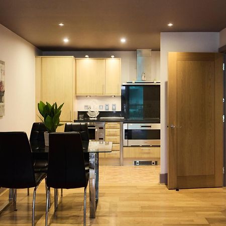The Vauxhall Hideout - Comfy 2Bdr Flat With Balcony Londra Dış mekan fotoğraf