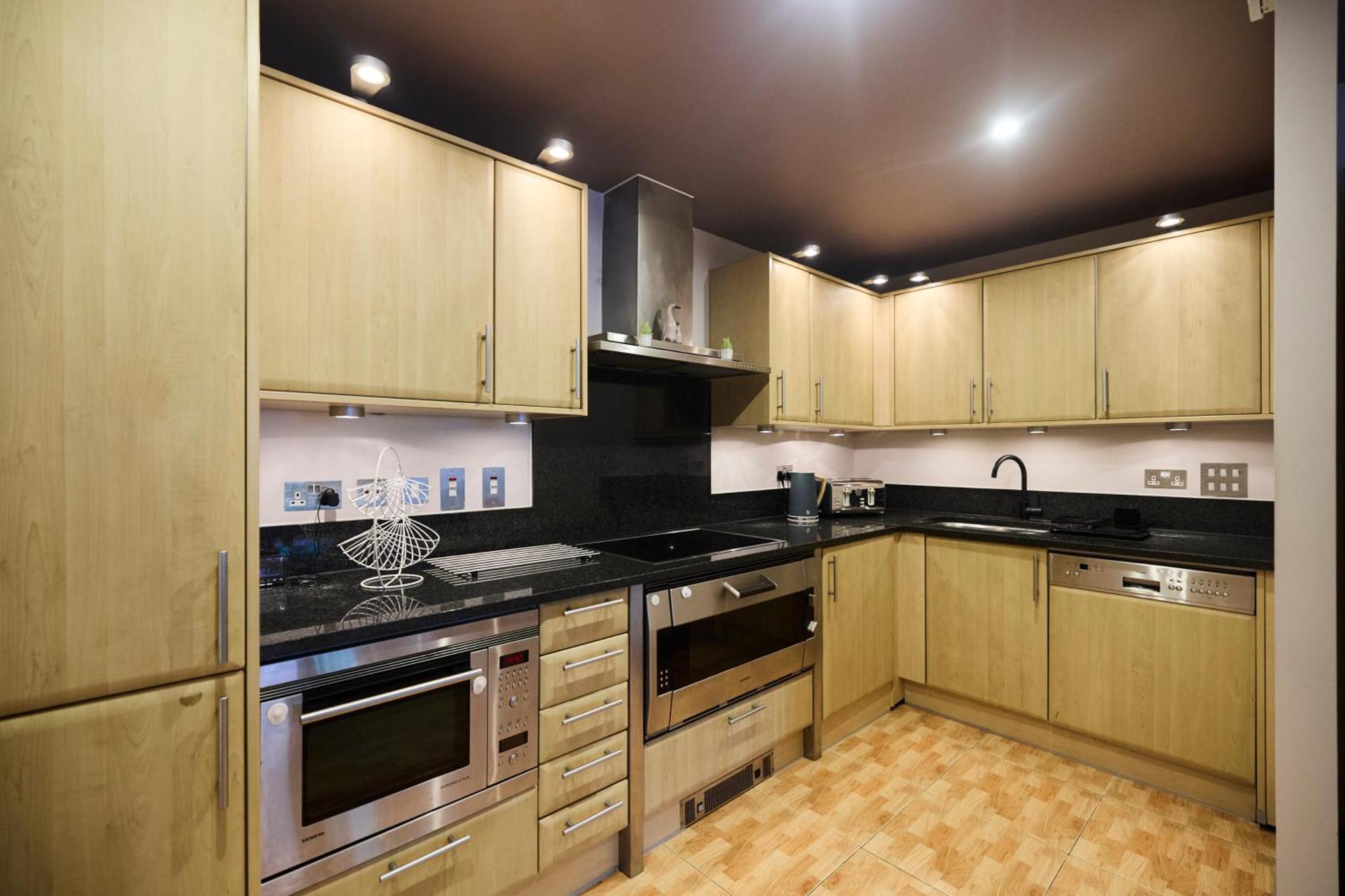 The Vauxhall Hideout - Comfy 2Bdr Flat With Balcony Londra Dış mekan fotoğraf
