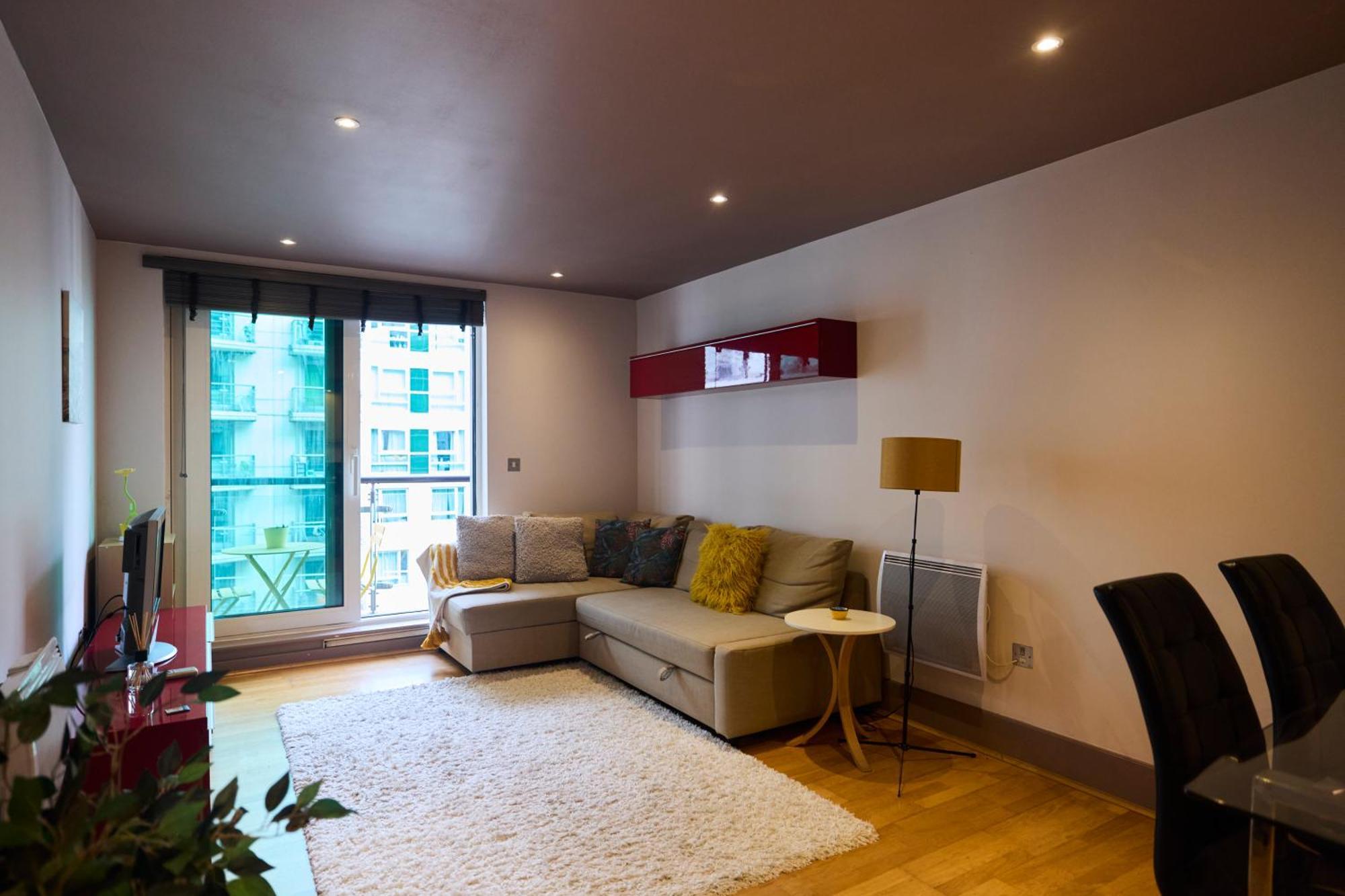 The Vauxhall Hideout - Comfy 2Bdr Flat With Balcony Londra Dış mekan fotoğraf
