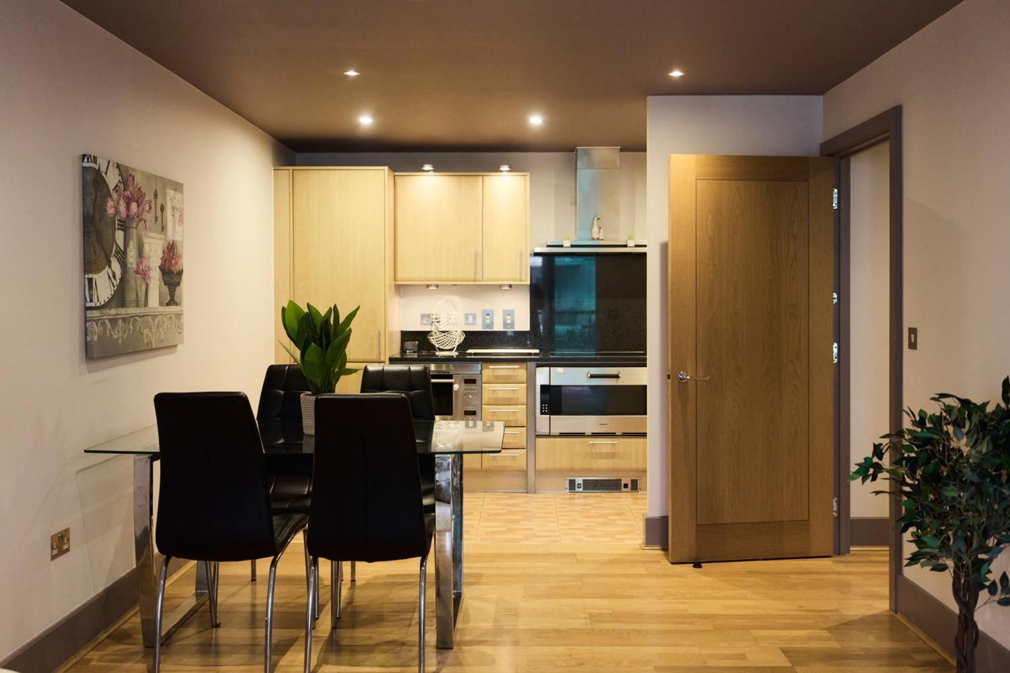 The Vauxhall Hideout - Comfy 2Bdr Flat With Balcony Londra Dış mekan fotoğraf