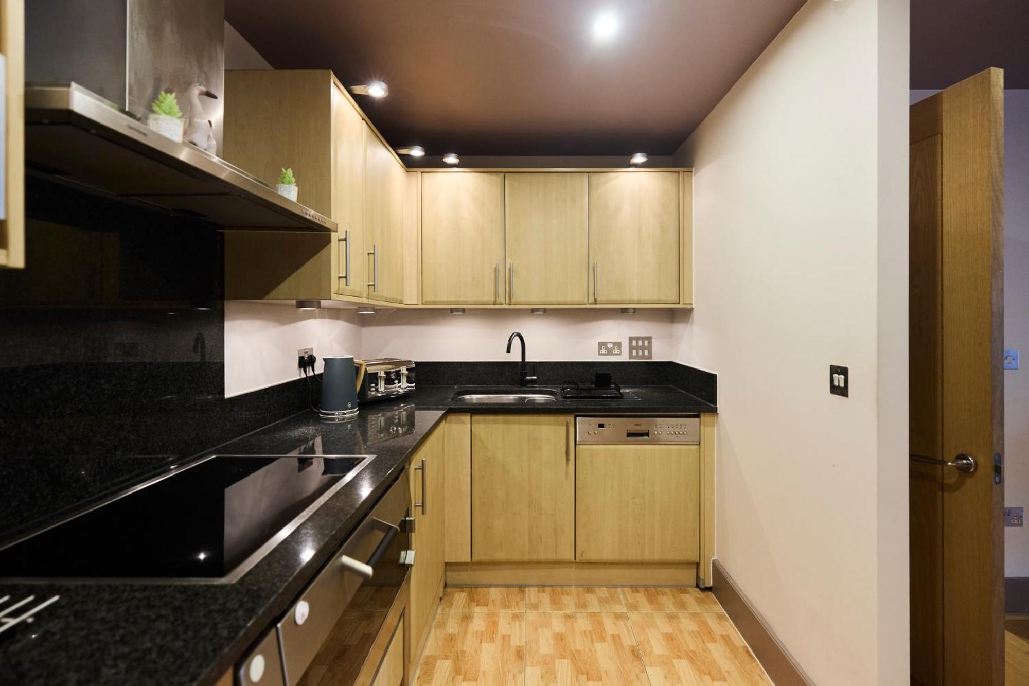 The Vauxhall Hideout - Comfy 2Bdr Flat With Balcony Londra Dış mekan fotoğraf