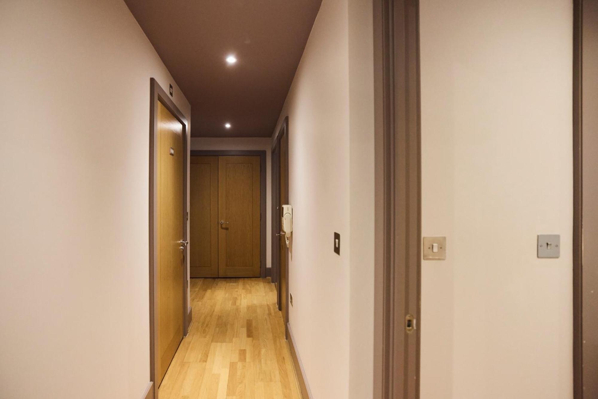 The Vauxhall Hideout - Comfy 2Bdr Flat With Balcony Londra Dış mekan fotoğraf