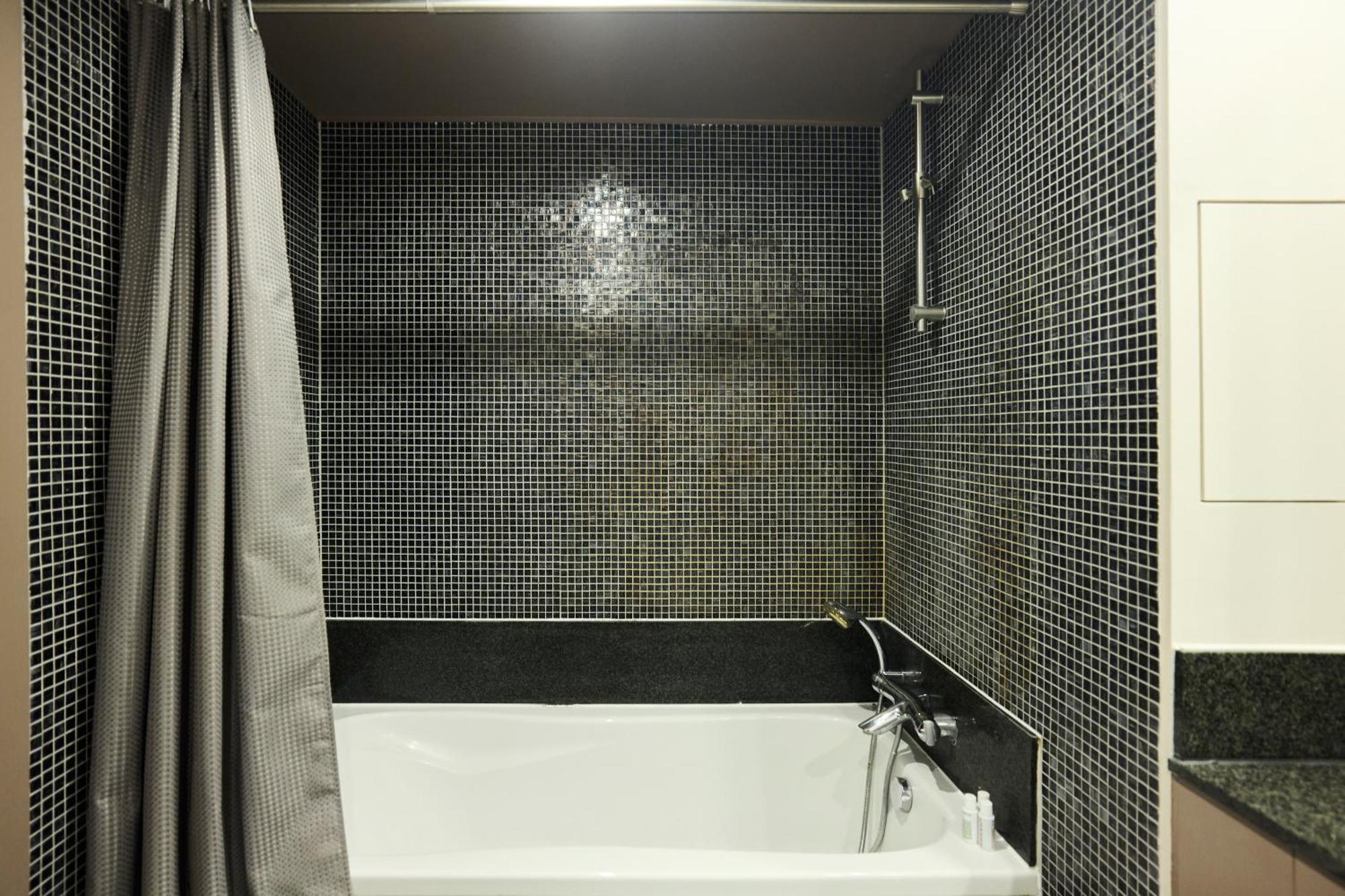 The Vauxhall Hideout - Comfy 2Bdr Flat With Balcony Londra Dış mekan fotoğraf